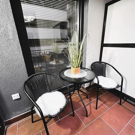 Luxe Central Studio With Pool, Parking & Ac Budapeşte Dış mekan fotoğraf