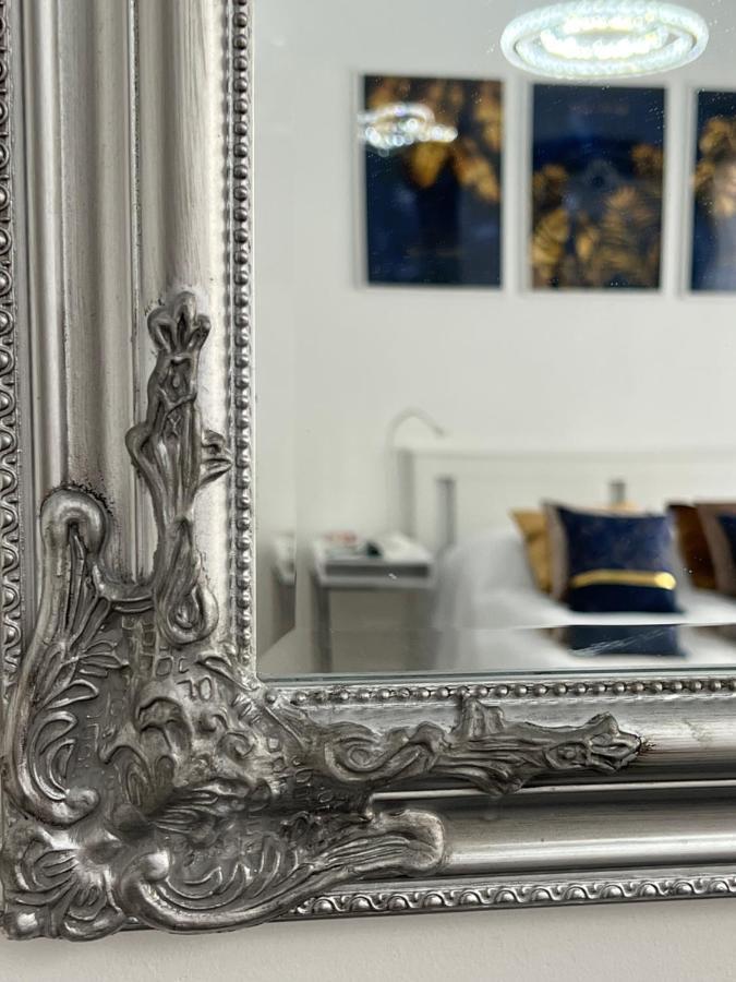 Luxe Central Studio With Pool, Parking & Ac Budapeşte Dış mekan fotoğraf