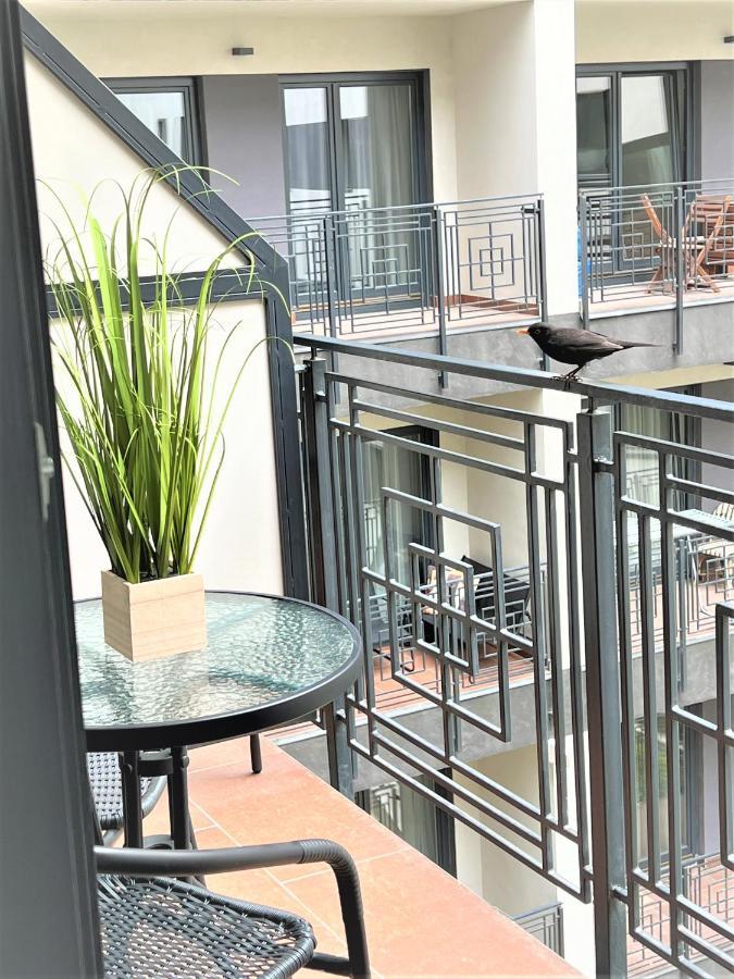 Luxe Central Studio With Pool, Parking & Ac Budapeşte Dış mekan fotoğraf