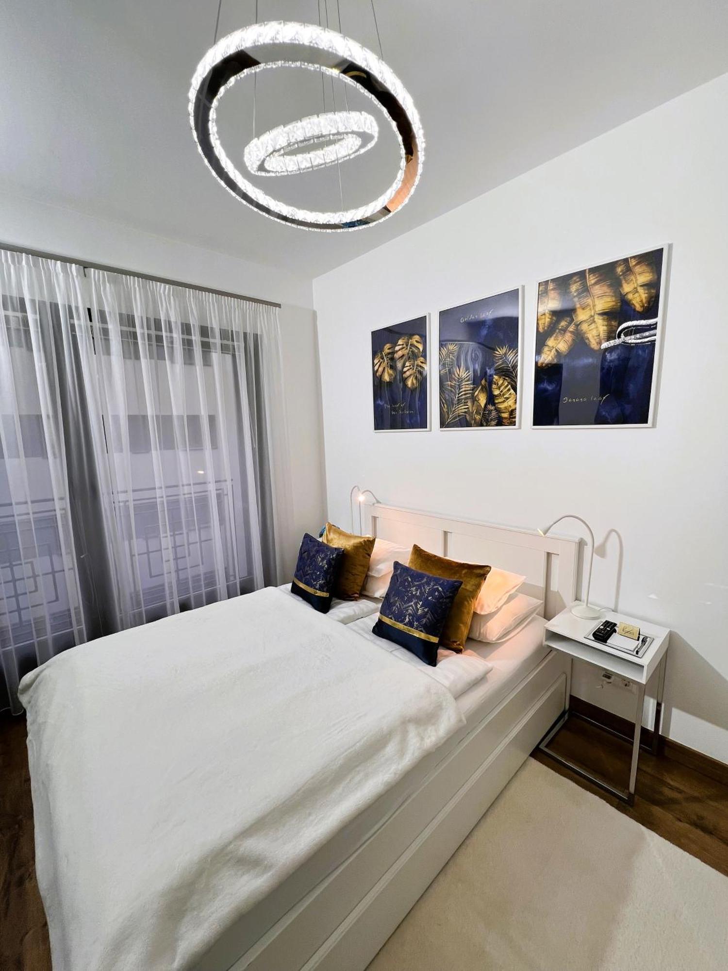 Luxe Central Studio With Pool, Parking & Ac Budapeşte Dış mekan fotoğraf