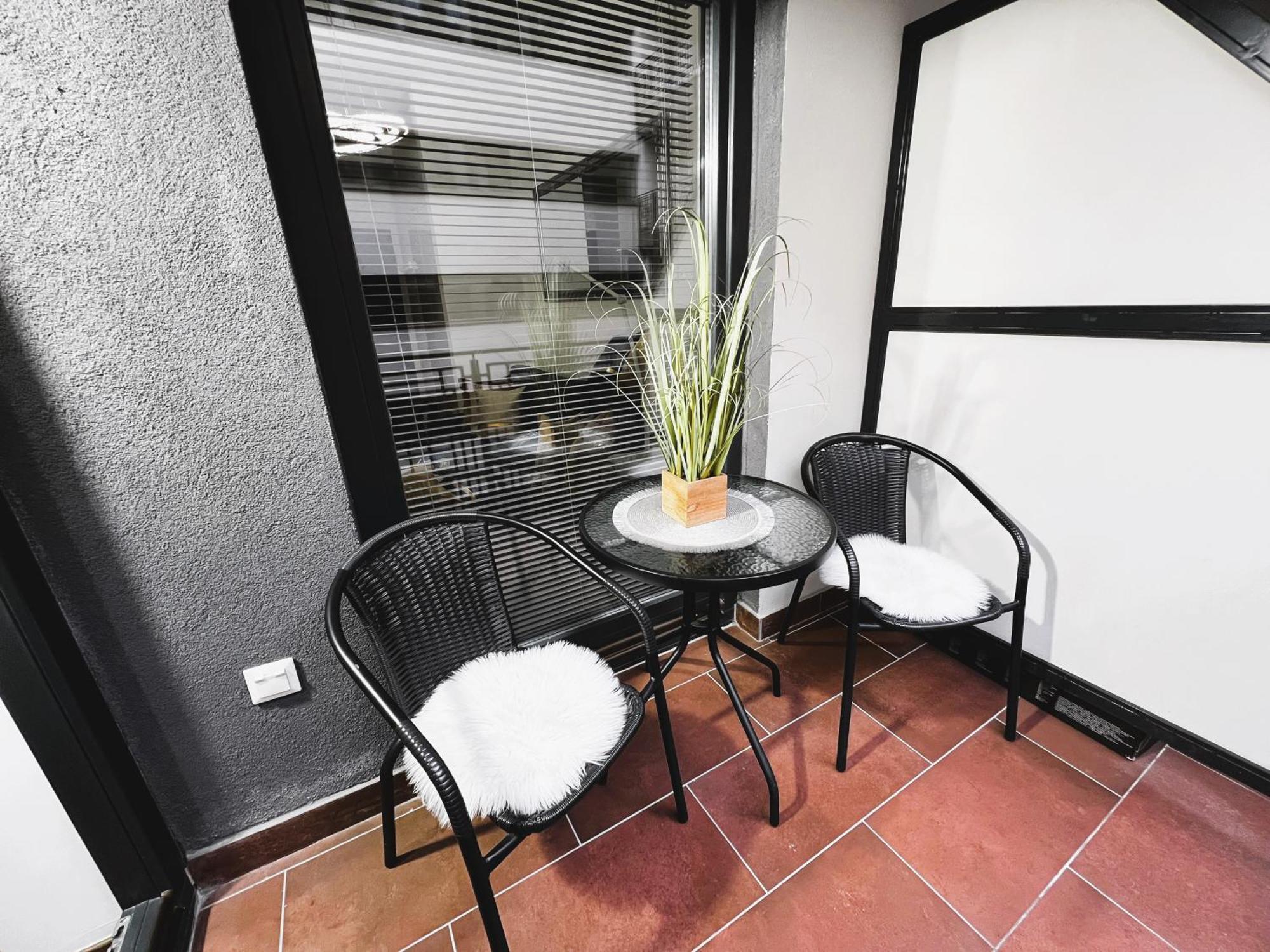Luxe Central Studio With Pool, Parking & Ac Budapeşte Dış mekan fotoğraf