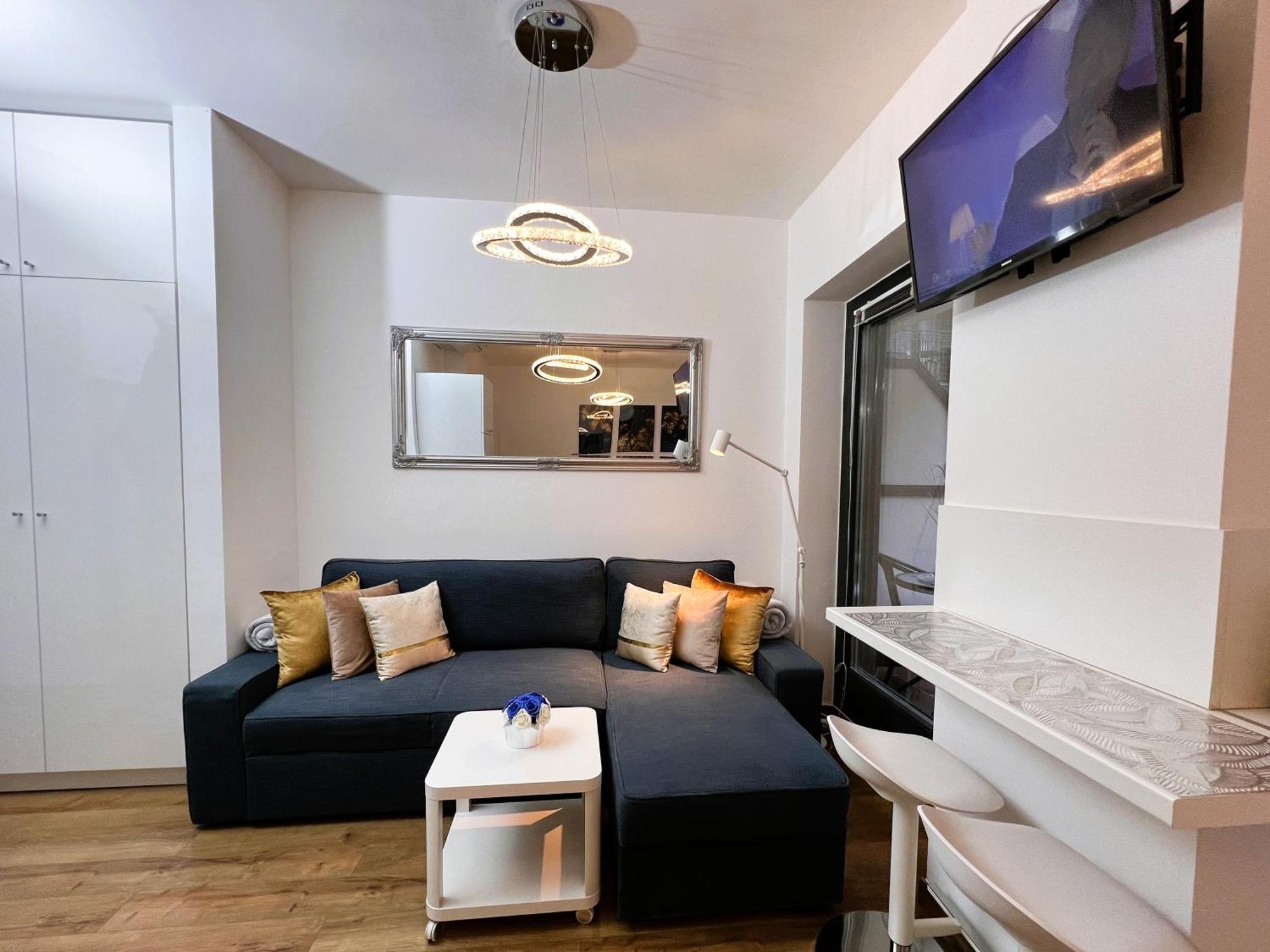 Luxe Central Studio With Pool, Parking & Ac Budapeşte Dış mekan fotoğraf