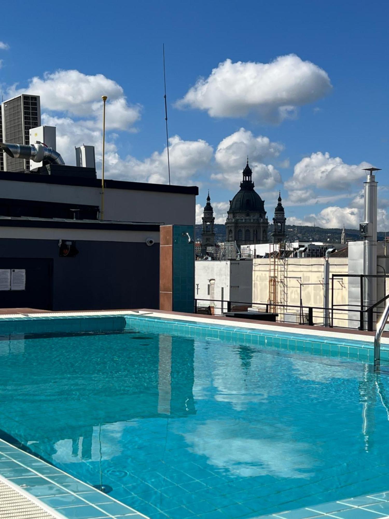 Luxe Central Studio With Pool, Parking & Ac Budapeşte Dış mekan fotoğraf