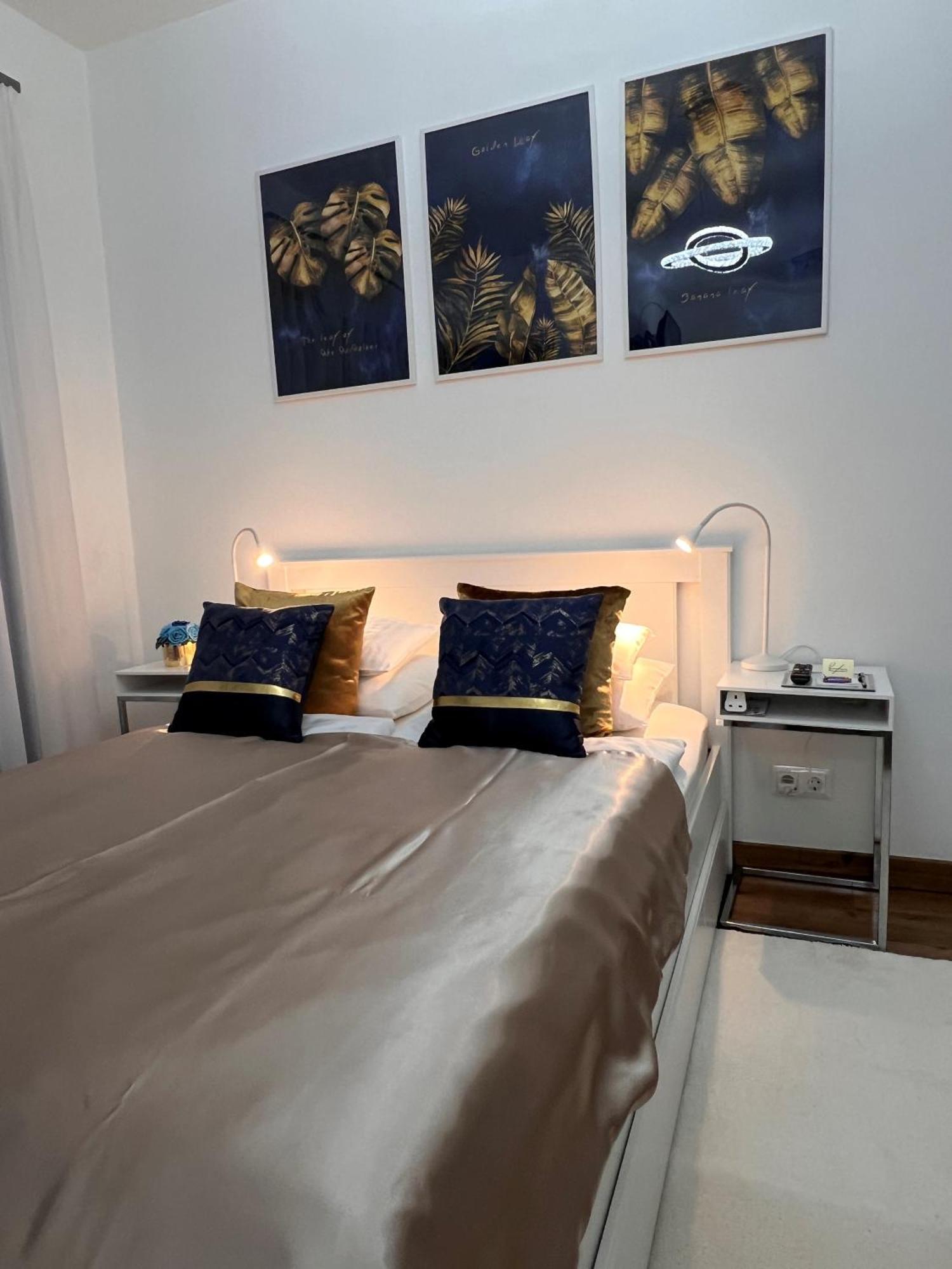 Luxe Central Studio With Pool, Parking & Ac Budapeşte Dış mekan fotoğraf